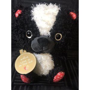 Hallmark Skunk Love Is In The Air Plush Valentines Day NWT